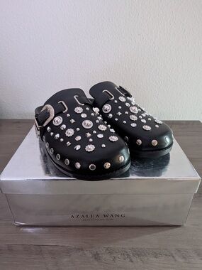 Azalea Wang Embellished Black Studded Clogs